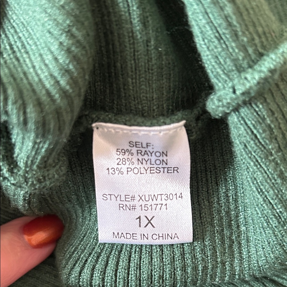 Elegant Green Women's Sweater - Picture 6 of 6